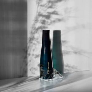 shu uemura Ultimate Reset Shampoo for Very Damaged Hair